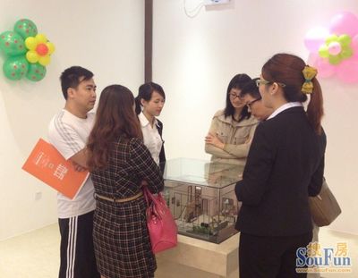 駿景灣品峰5月1日開放銷售，家年華活動好評如潮